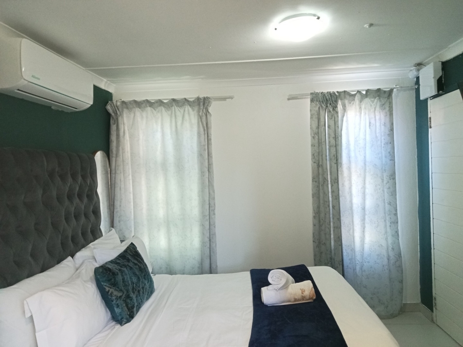 5 Bedroom Property for Sale in Siyakha Eastern Cape